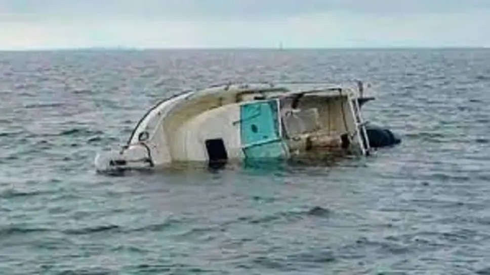 वडोदरा में बड़ा हादसा, तालाब में नाव पलटी, 10 छात्रों और शिक्षकों की मौत